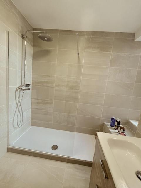 Appartement New Royal Mile Quiet Spacious And Comfortable Flat With Large Balcony And Great Views Floor No Lift