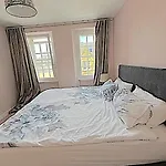 New Royal Mile Residence Quiet Spacious And Comfortable Flat With Large Balcony And Great Views Top Floor No Lift