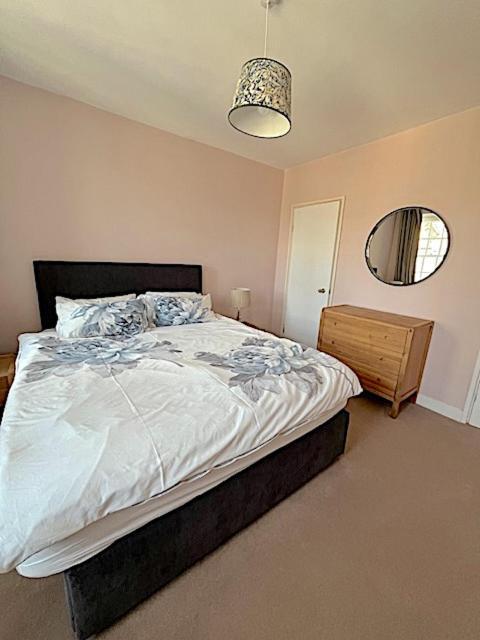 Apartment New Royal Mile Quiet Spacious And Comfortable Flat With Large Balcony And Great Views Floor No Lift Edinburgh