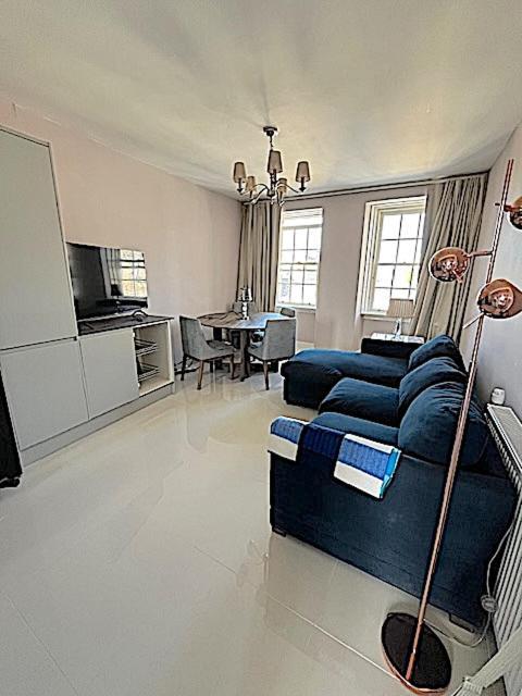 Apartment New Royal Mile Quiet Spacious And Comfortable Flat With Large Balcony And Great Views Floor No Lift *