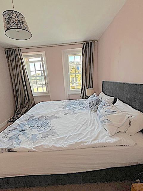 Apartment New Royal Mile Quiet Spacious And Comfortable Flat With Large Balcony And Great Views Floor No Lift Edinburgh